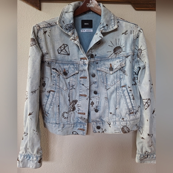 BDG Urban Outfitters Womens Light Denim Graffiti Button Front Jacket. Size XS - Picture 1 of 6